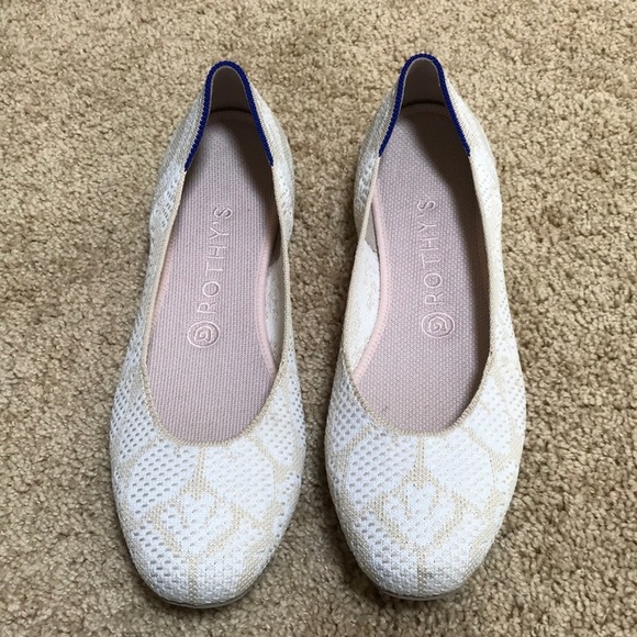 ROTHY'S Size 8.5 ecru lily square toe lace inspired motif soft white flats - Picture 1 of 10